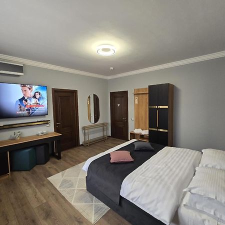 Hotel Yarus Ploieşti Exterior foto