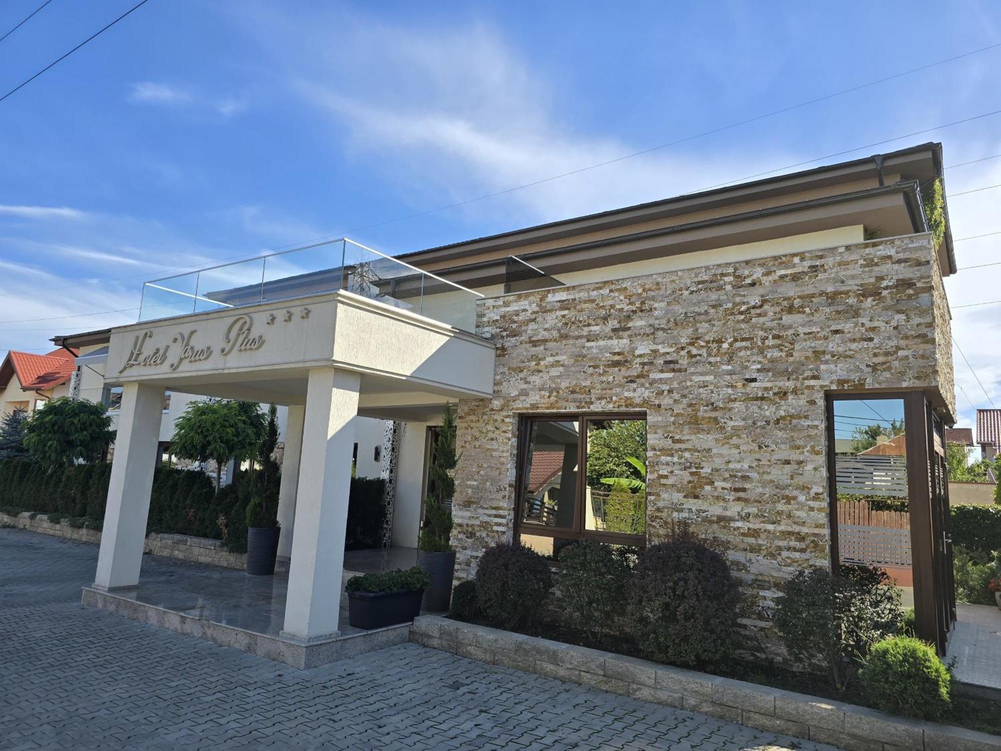 Hotel Yarus Ploieşti Exterior foto