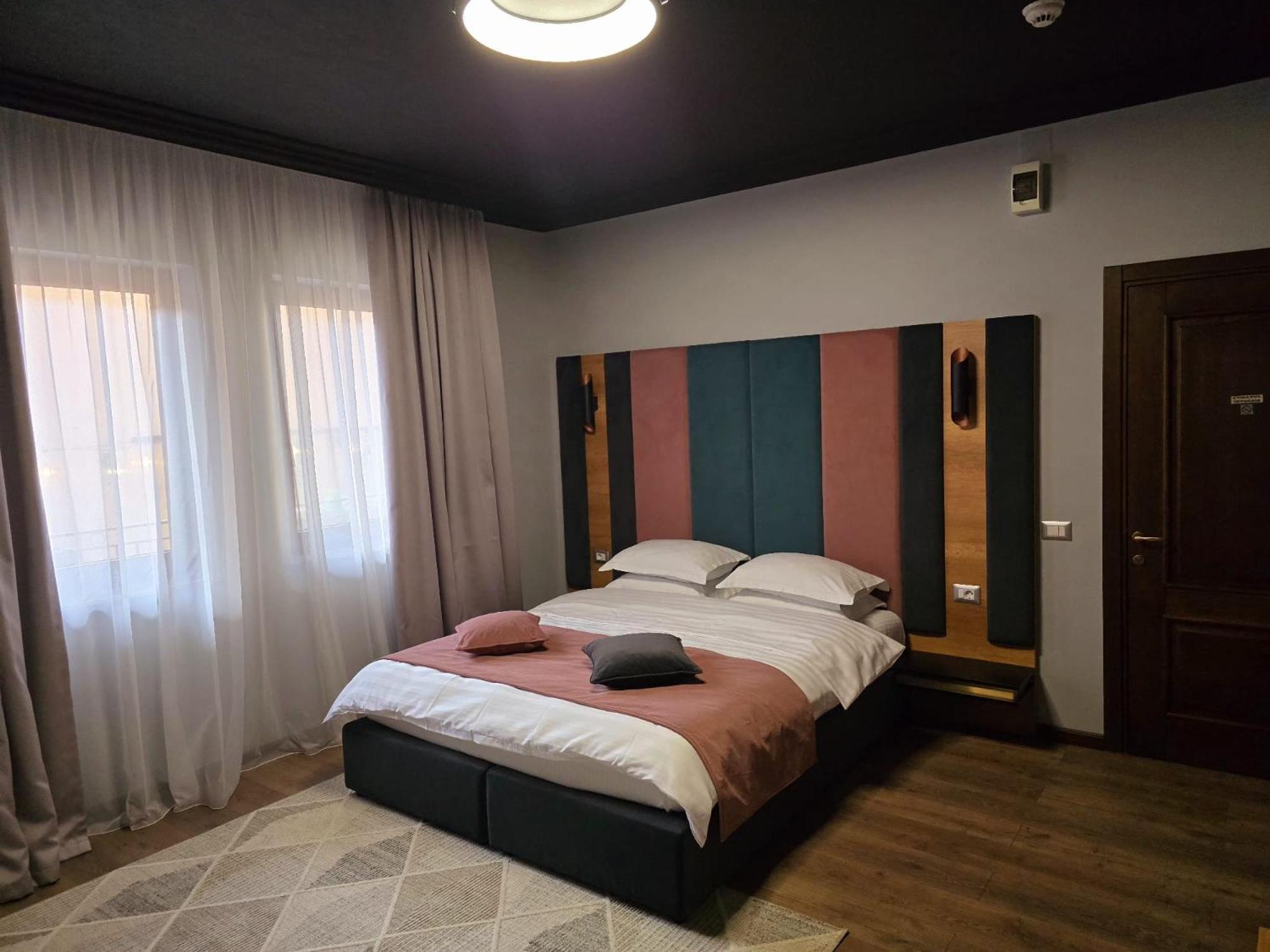 Hotel Yarus Ploieşti Exterior foto