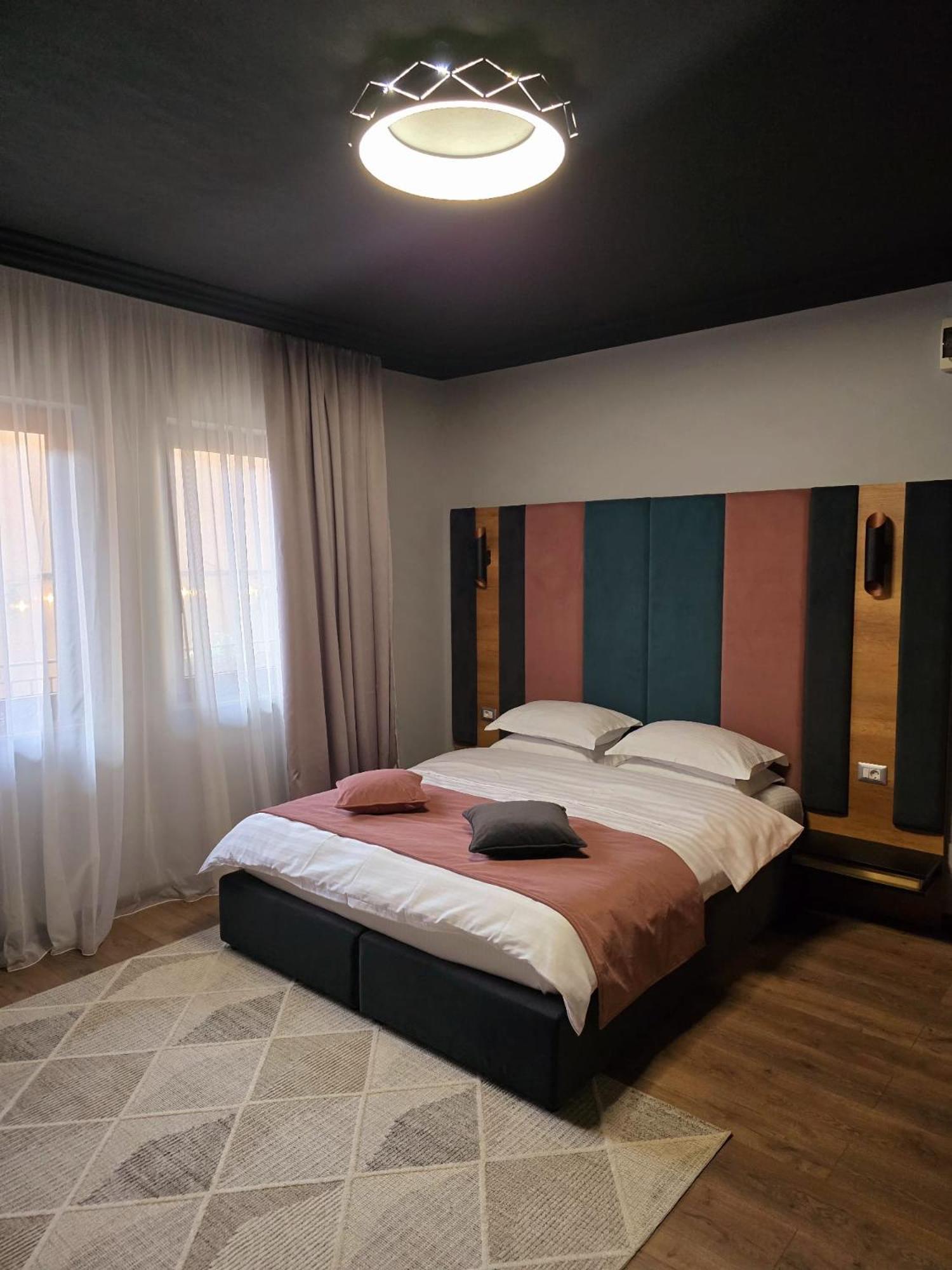 Hotel Yarus Ploieşti Exterior foto