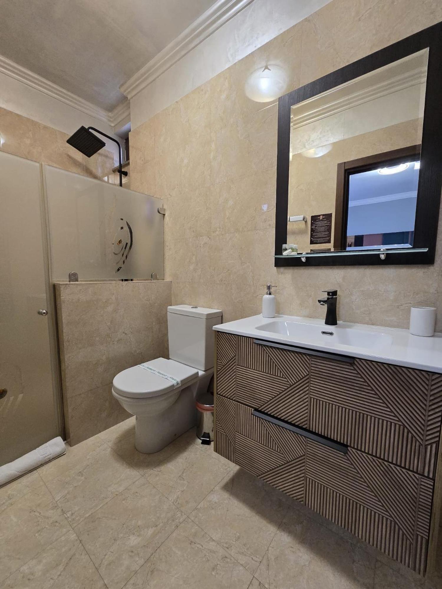 Hotel Yarus Ploieşti Exterior foto