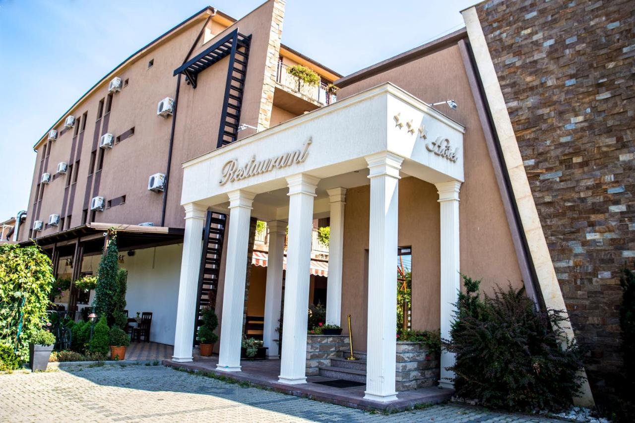 Hotel Yarus Ploieşti Exterior foto