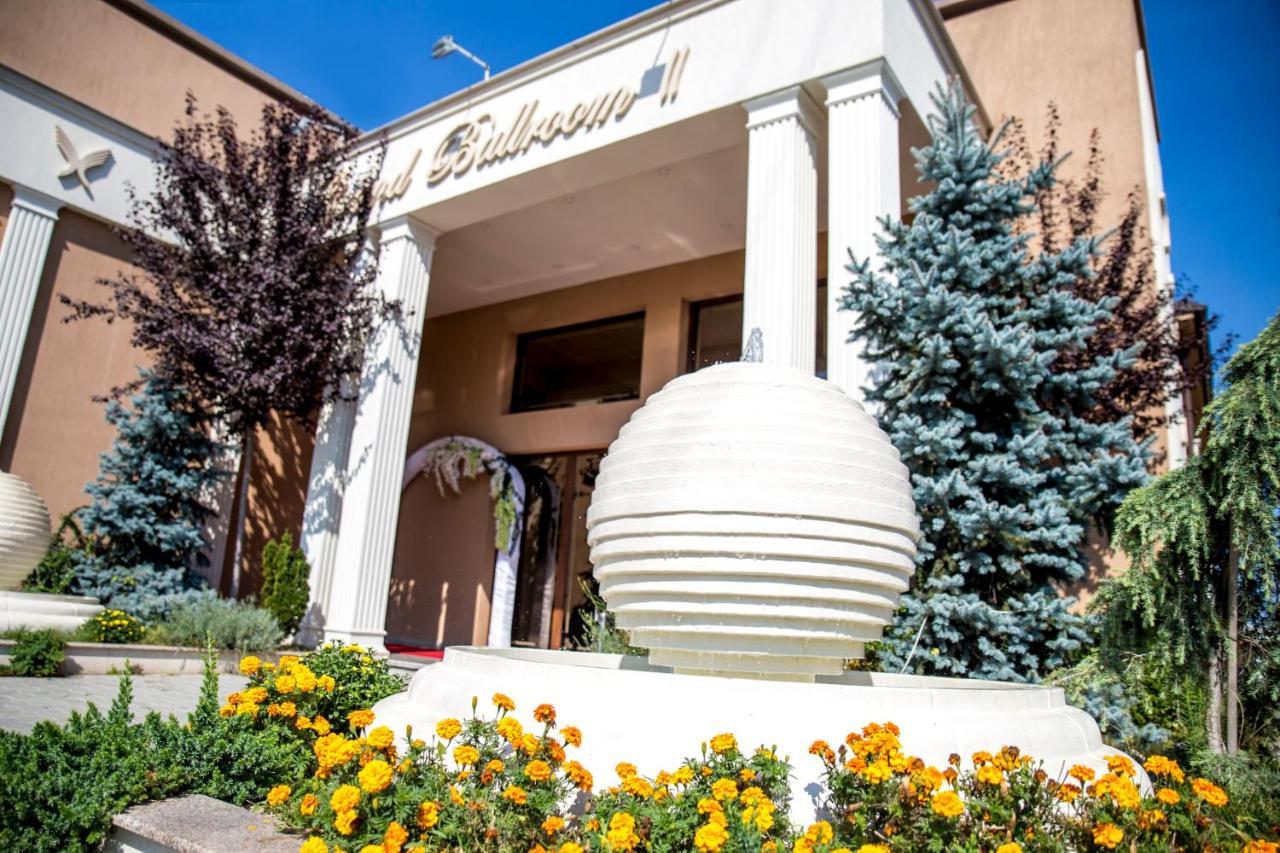 Hotel Yarus Ploieşti Exterior foto